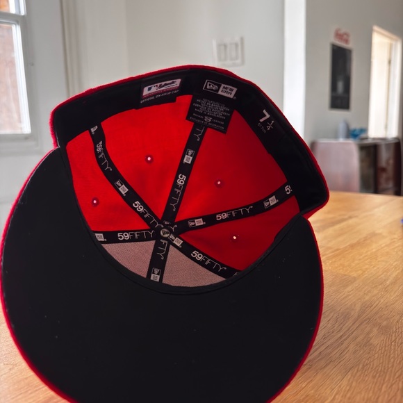 Angels red cap - Picture 2 of 3